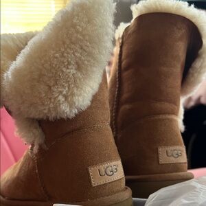 UGG Chestnut Boots with Cream Shearling